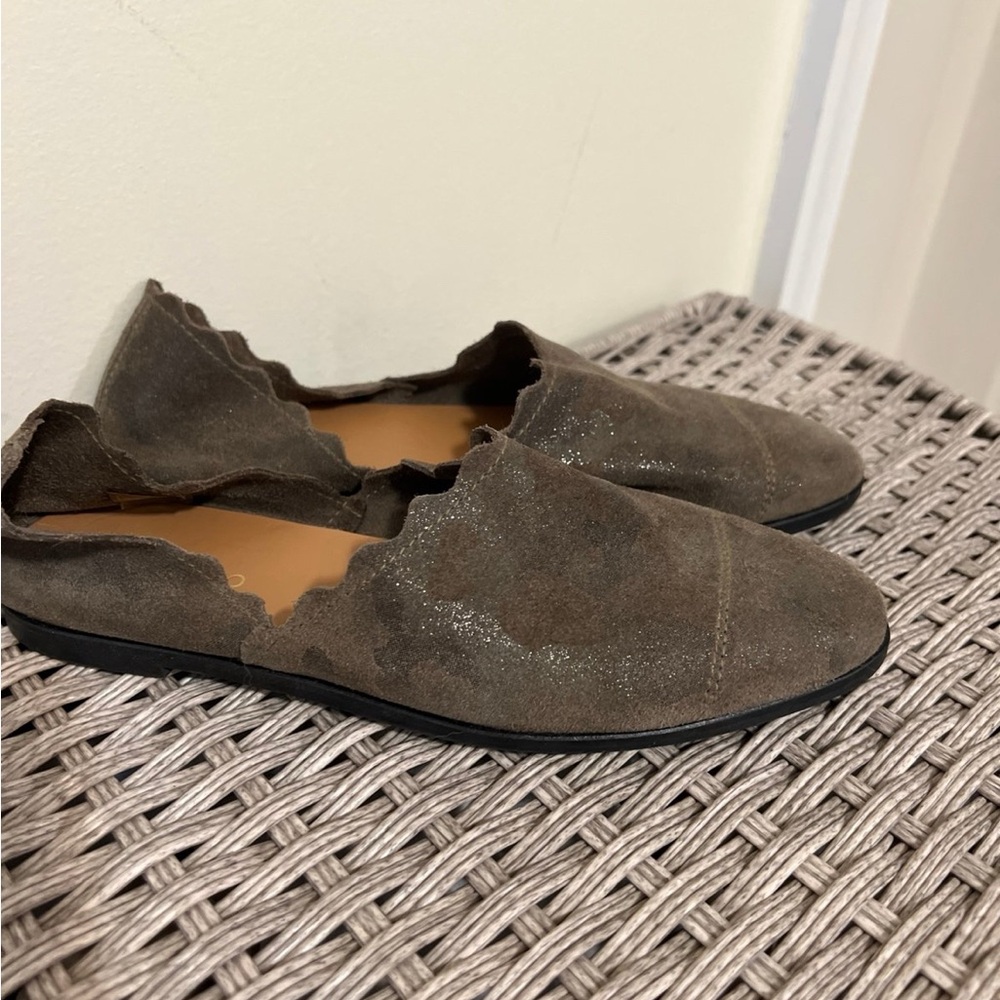 Anthro  Scalloped Flats